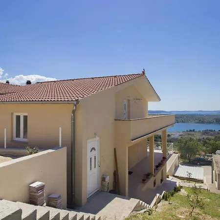 Bulat Sea View Apartament *