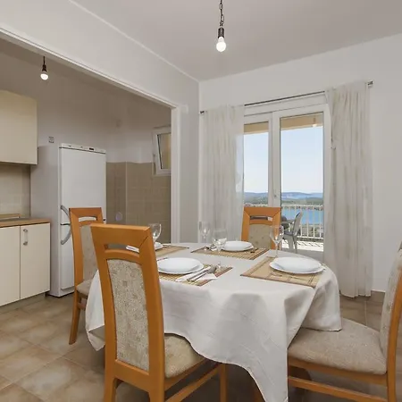 Daire Bulat Sea View *