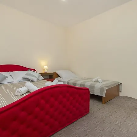 Апартаменты Bulat Sea View Шибеник