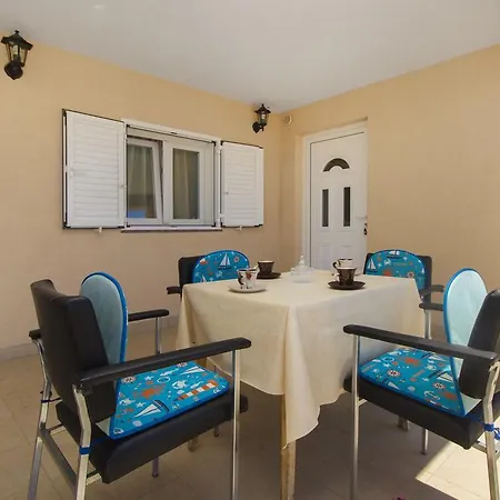 Bulat Sea View Apartment *