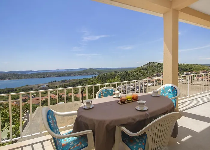 Bulat Sea View Апартаменты *