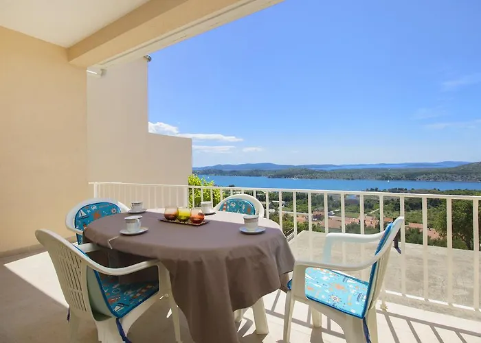 Bulat Sea View Апартаменты Шибеник