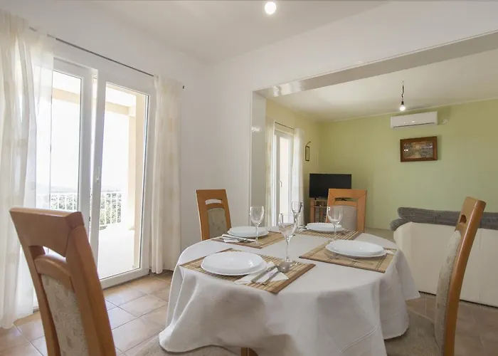 Bulat Sea View Апартаменты