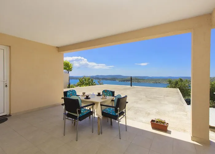 Bulat Sea View Апартаменты *